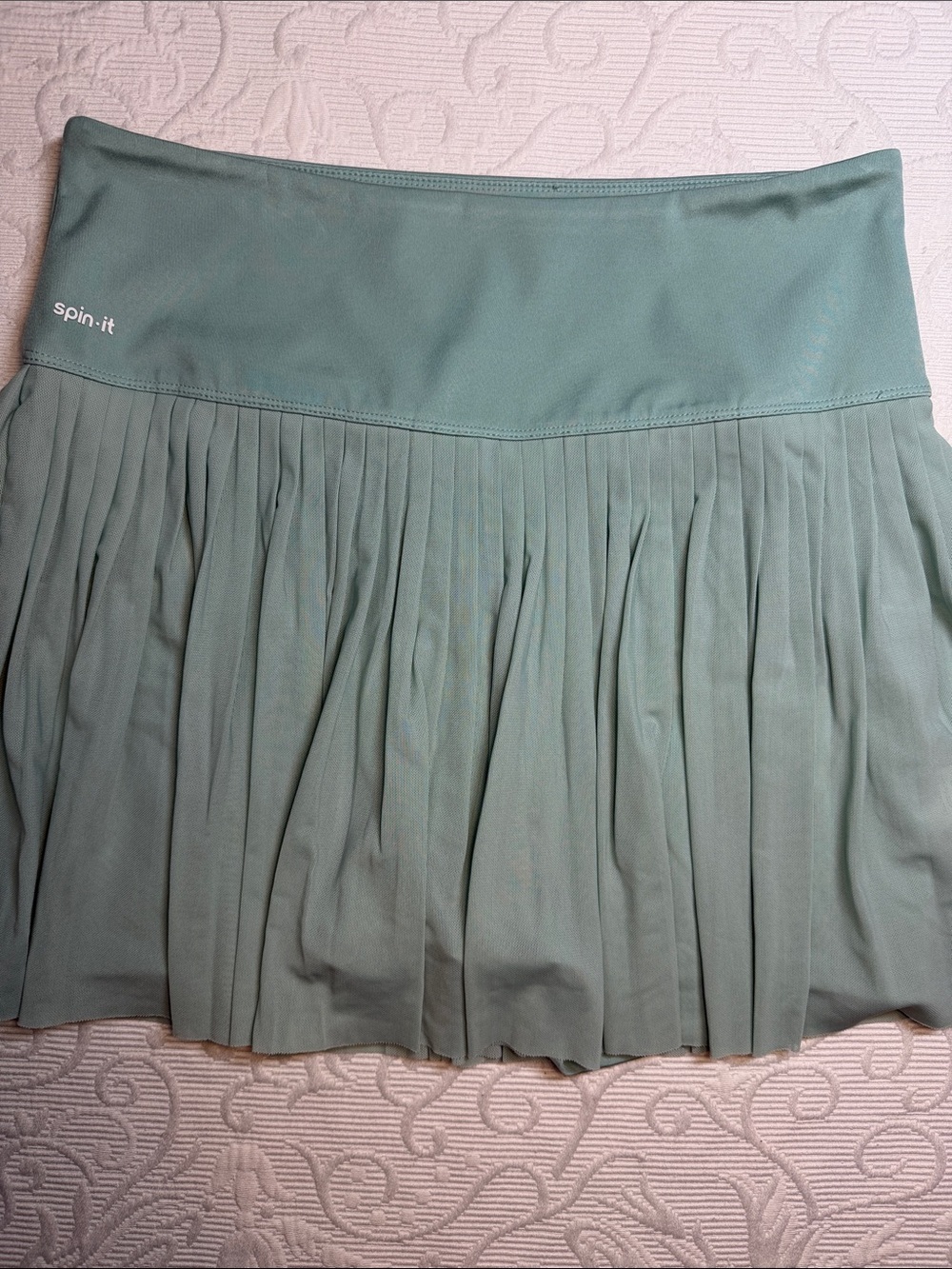 Spin it Pleated Athletic Skort in Sage Green. Shorts/pockets. Medium. NWOT